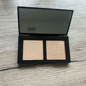 NEW Laura Geller Hi-Def Glow Illuminator Duo in Heart of Gold